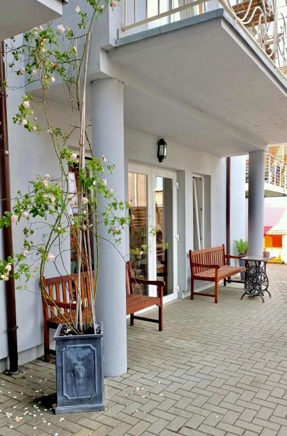 Pod Różą Acomodação com café da manhã Łeba Exterior foto