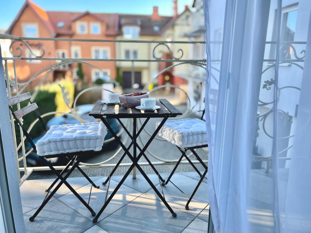 Pod Różą Acomodação com café da manhã Łeba Exterior foto